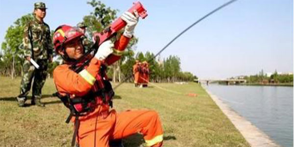 Line throwing gun launcher bleed screw operation